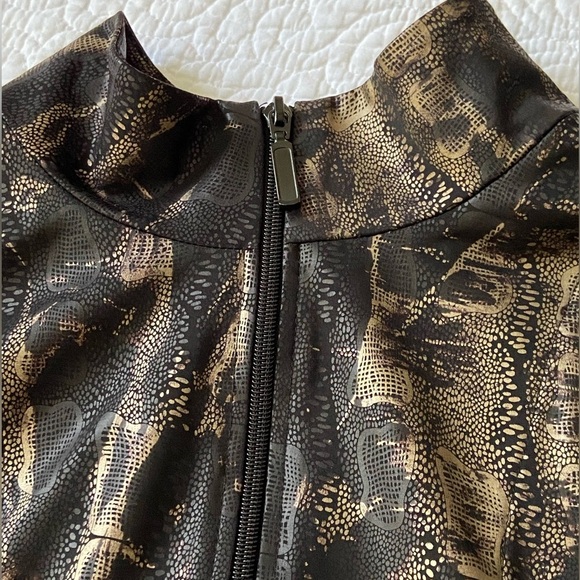 Chico's Travelers Snake Print Lightweight Jacket Black and Gold Size 3 (L/16-18) - Picture 5 of 10